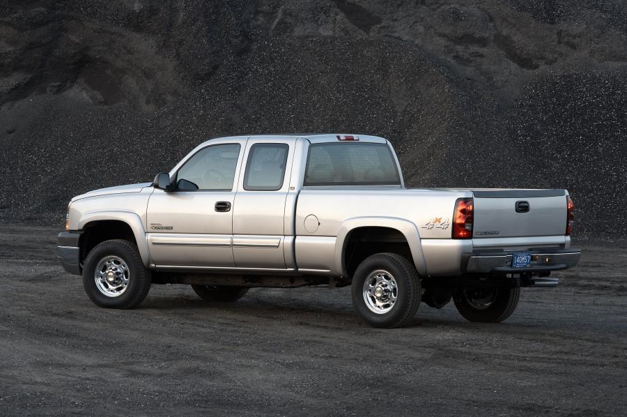  Chevrolet Silverado Heavy Duty 2003 года  (фото 24 из 36)